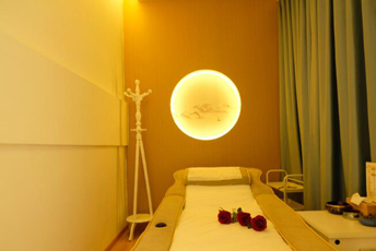 上海嘉定日式指压的寂静美学：在按压中听见雪落的声音